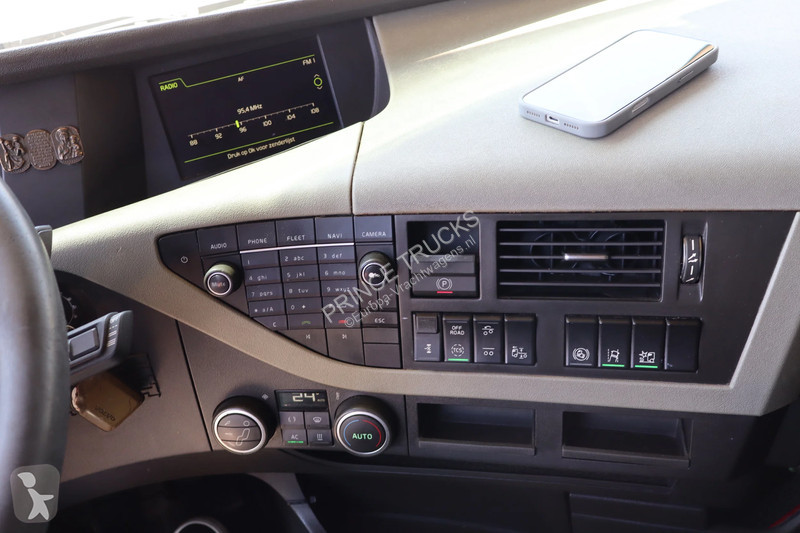 شاحنة Volvo 420 * EURO5 * 6X2 * MANUAL *