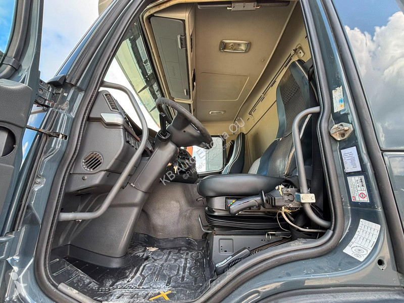 شاحنة Volvo 8x4*4 BERGER L110 / HYVALIFT L=5700 mm