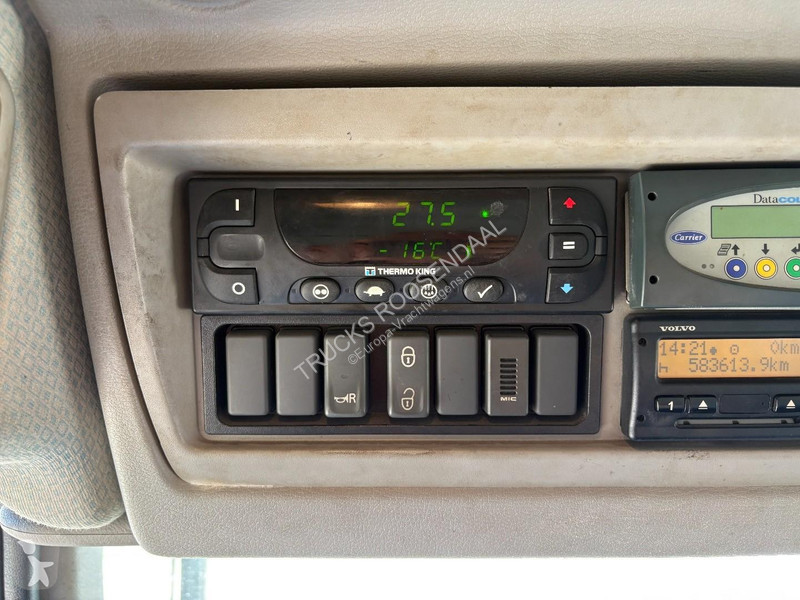 Грузовик Volvo 12250 + THERMO KING T-1000 R +...