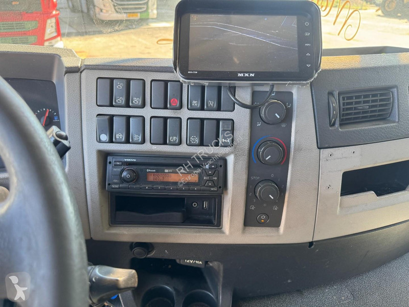 شاحنة Volvo 280 4X2 EURO 6 + DHOLLANDIA LIFT...