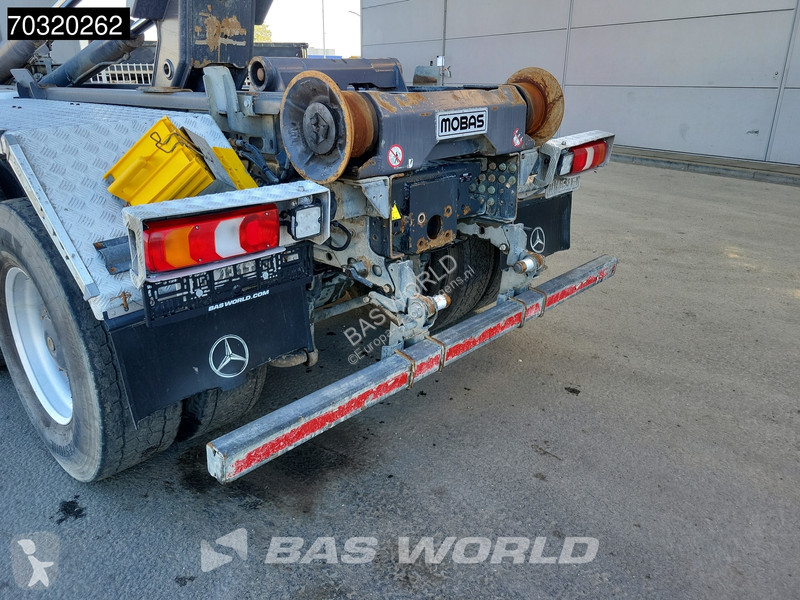 Vrachtwagen Mercedes 3251 8X4 25tons hooklift...
