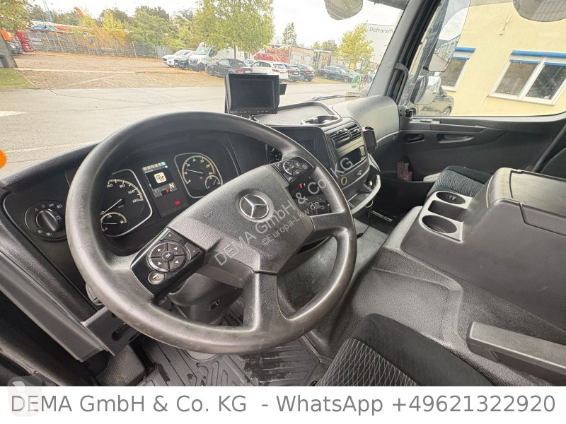 Vrachtwagen Mercedes...