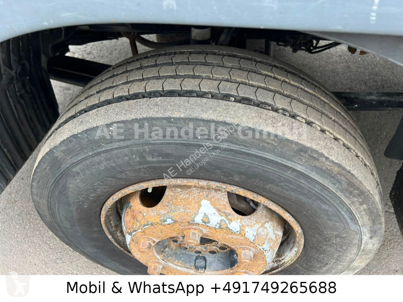 Vrachtwagen MAN 12.220 C BL...