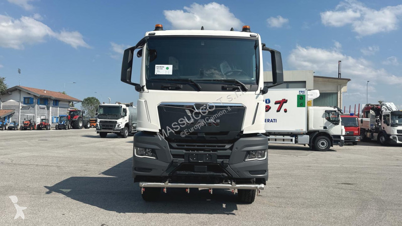 Camión MAN TGS 33.520 6X6