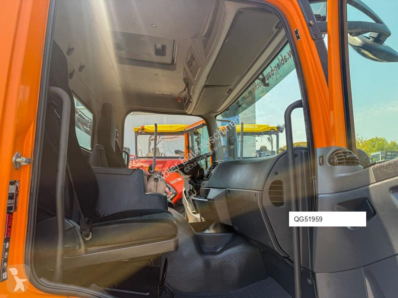 Vrachtwagen Mercedes 1530