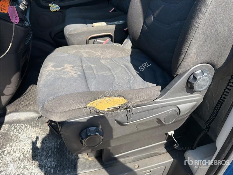Camión Iveco 35C12 Dump Truck (Inoperable)