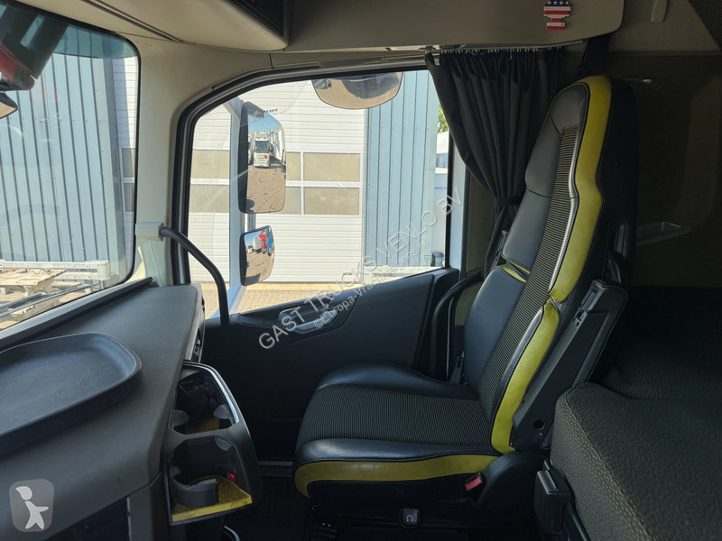 Camión Volvo 16750 6x2 Retarder Globetrotter WB...