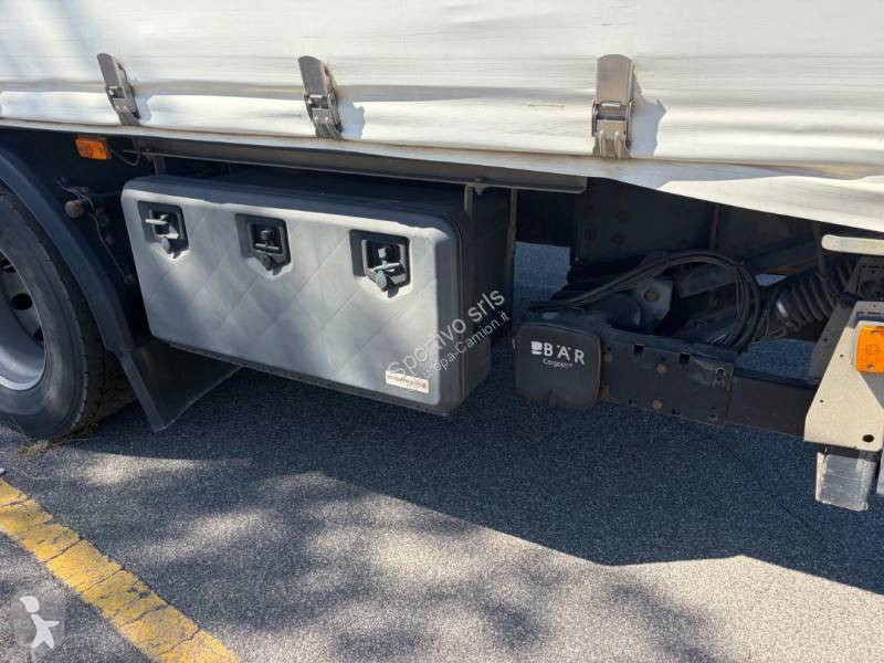 Camión Iveco 180E32