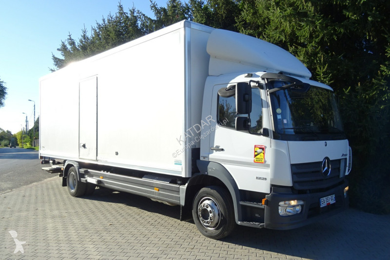 Camion Mercedes 1221 Euro 6 kontener 18 palet...