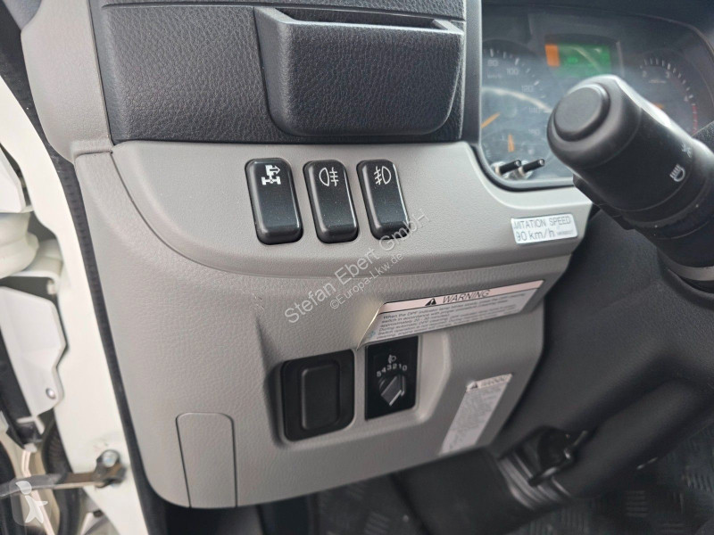 Kamion Mitsubishi Fuso 7C18D DoKa 7 Sitze AHK