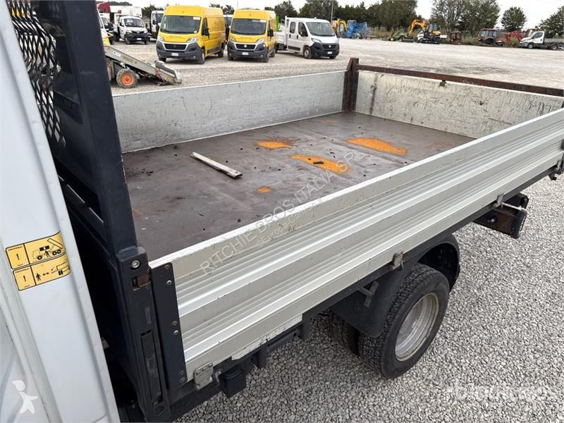 Camión Iveco 35C12 Dump Truck (Inoperable)