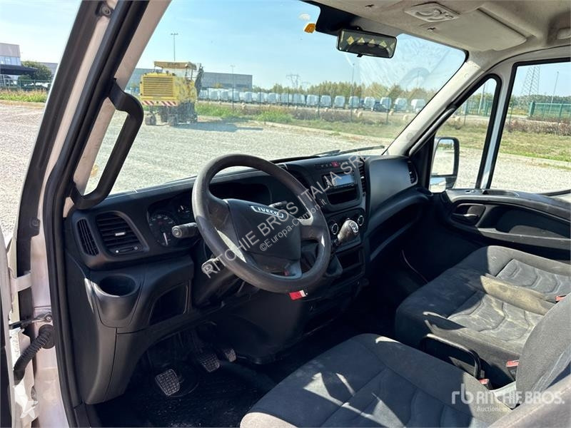 Camión Iveco 35-120 Dump Truck