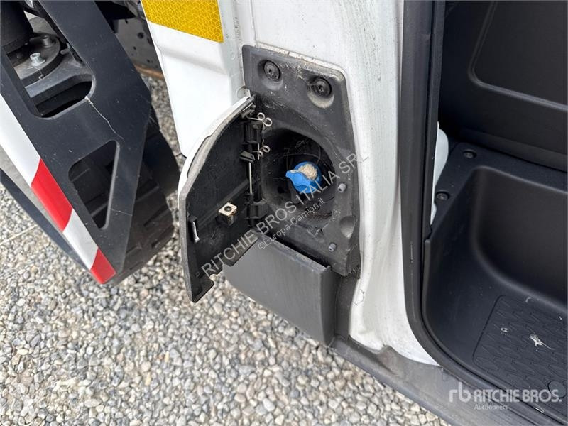 Camion Iveco Palfinger Tunlift 737-500 5 m on...