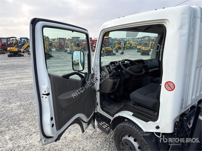 Camion  PNT205 NHD 18.1 m on Nissan Cabstar...