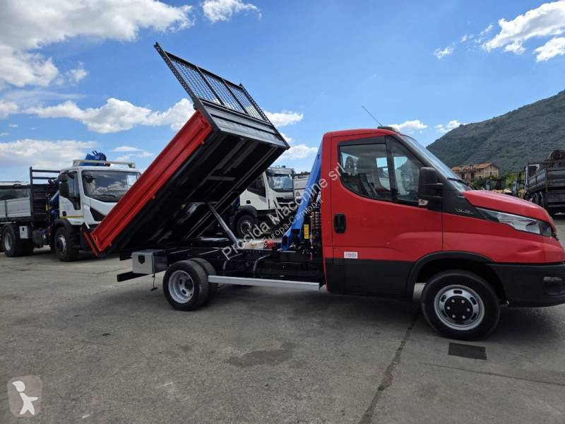 Véhicule utilitaire Iveco 35C12