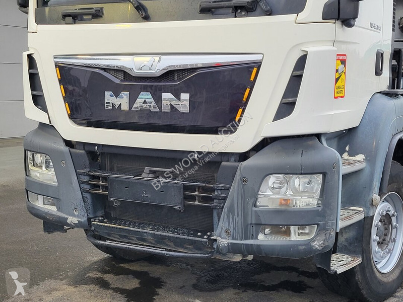 Camion MAN 33.440