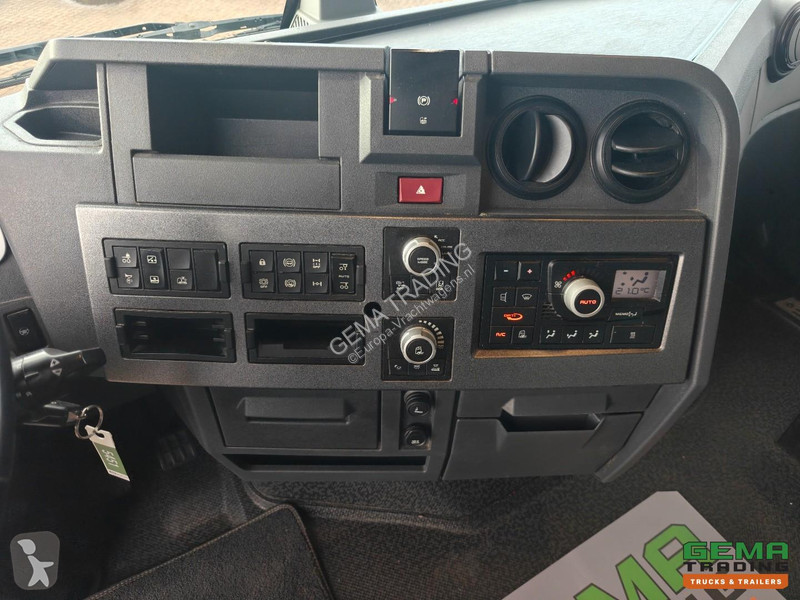 Грузовик Renault T480 6x2 Sleeper Euro6C 13L -...
