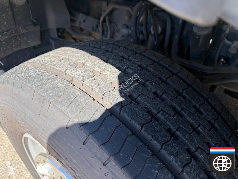 شاحنة Volvo DUO TEMP / Tail lift - new tires -...
