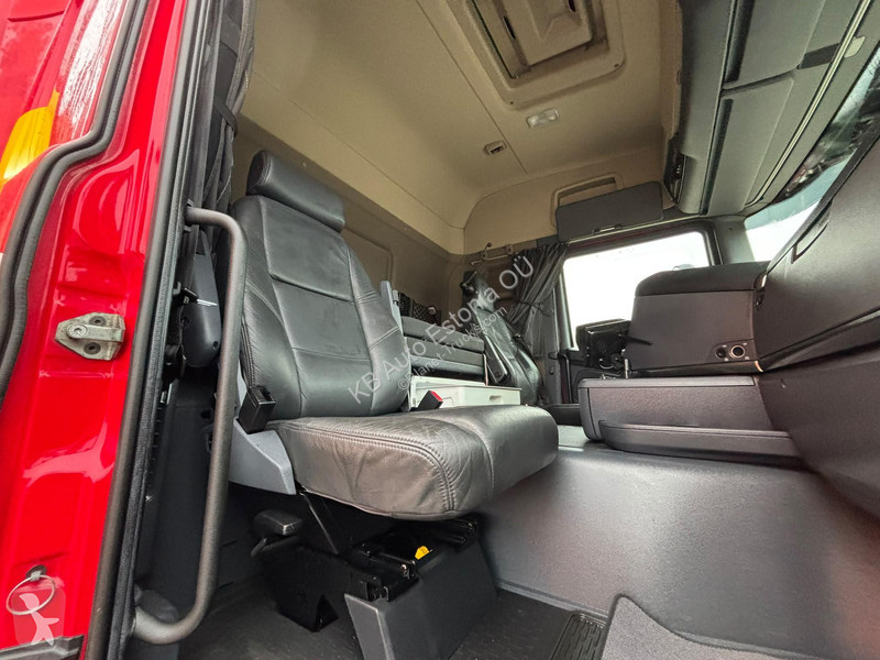 Camión Scania 490 8x4 OPENSIDE BOX