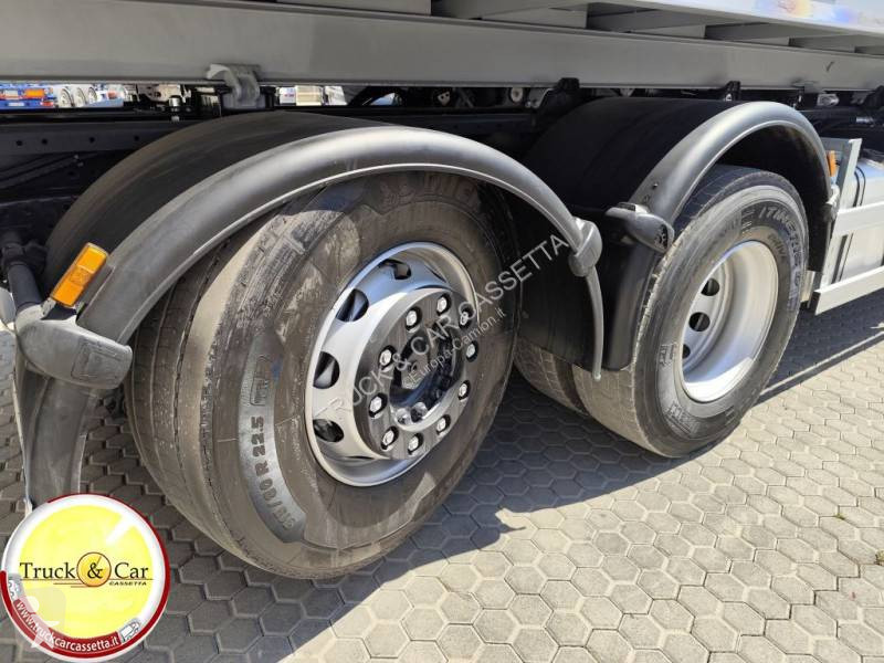 Iveco 260S40 truck