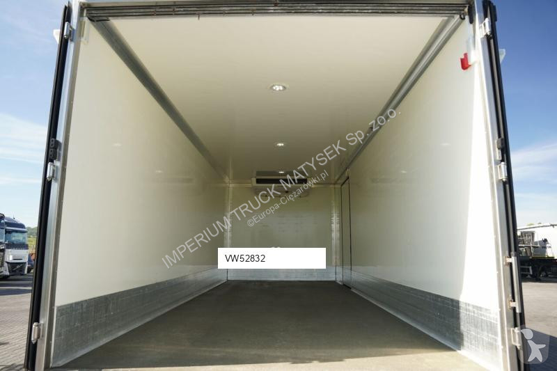 Kamion Renault / D 280 / CHŁODNIA - 6,7 M /...