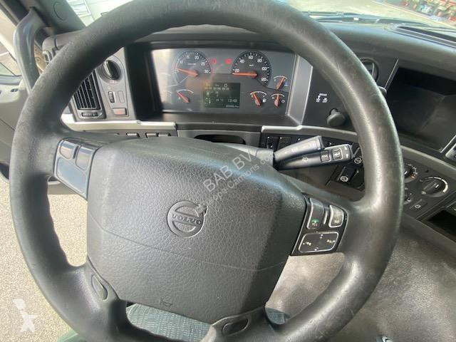Kamion Volvo 330