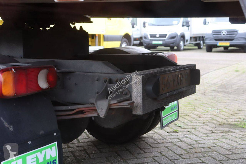 Vrachtwagen Nissan