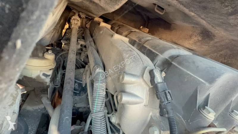 Teherautó Renault 320 DCI