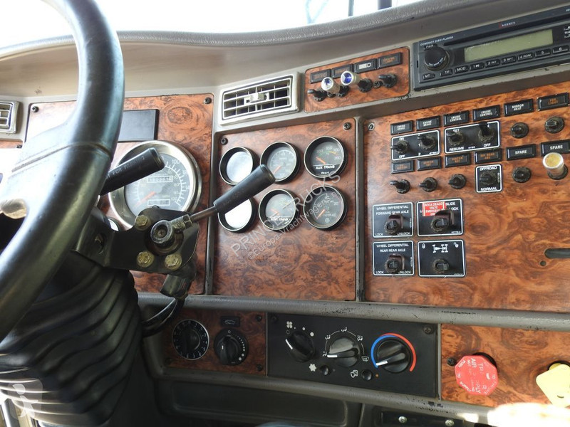 Kamion Kenworth * * Bed / winch Truck * 6x4 Oil...