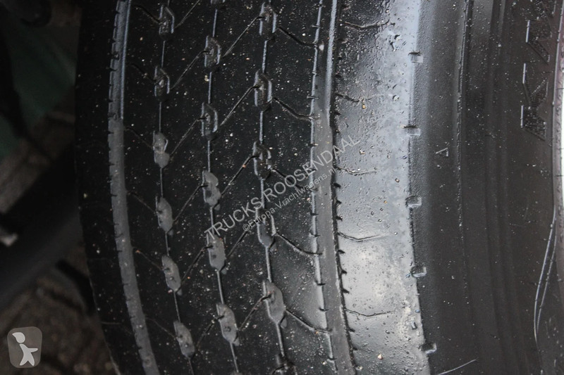 Lastbil Volvo FMX 370 + EURO 5 + CARRIER + meat...