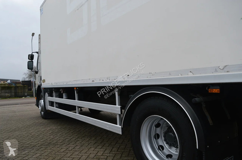 Camion Volvo * EURO5 * CARRIER SUPRA 950MT * 4X2 *