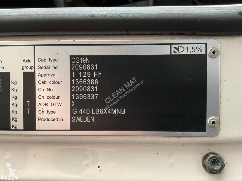 Camion Scania 440 6x4 Saugwagen