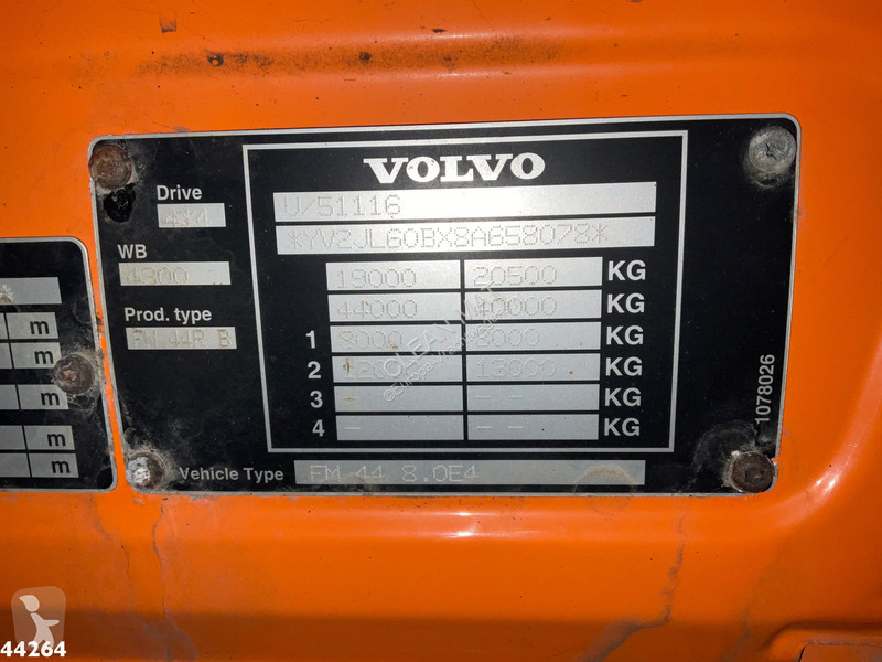 Camion Volvo 340 4x4 Palfinger 10 Tonmeter...