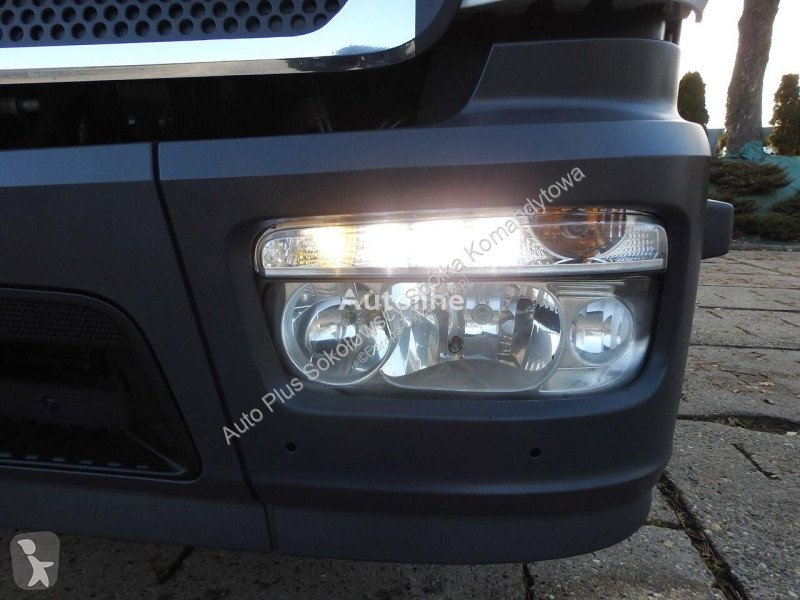 Camión Mercedes ATEGO 12.24 KONTENER CHŁODNIA...