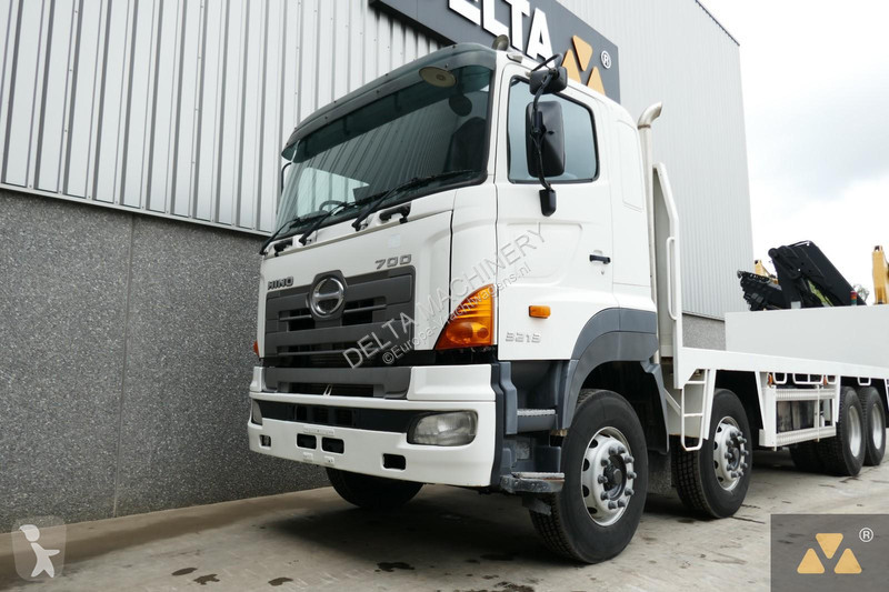Camion Hino FY crane