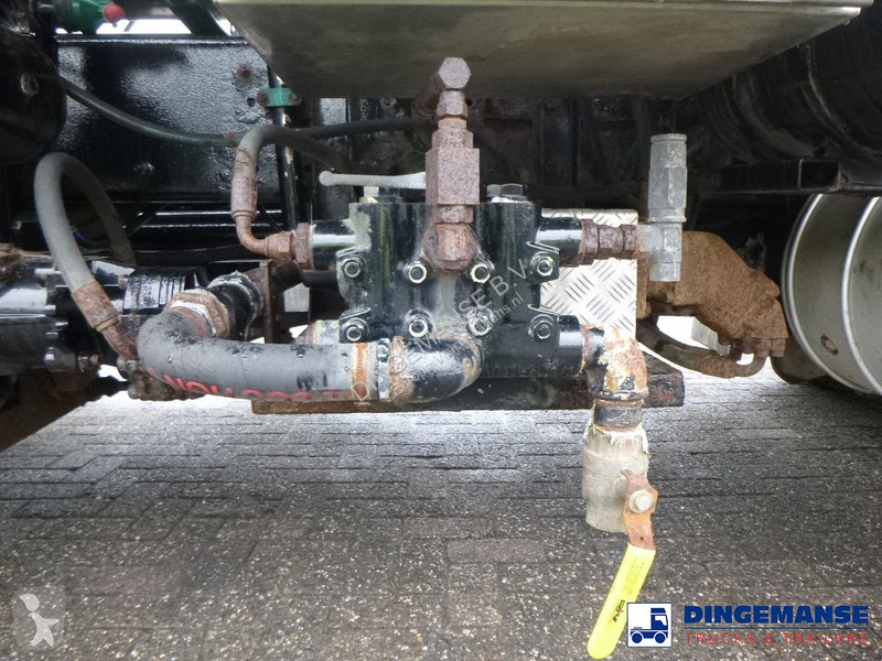 Lastbil Volvo FM7 290 6X4 RHD vacuum tank 13.7 m3