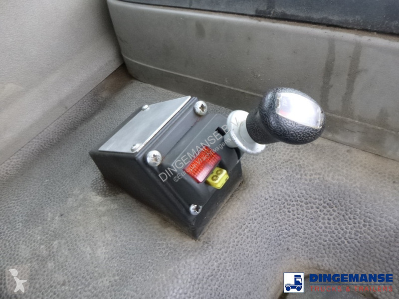 Camion DAF 75310 6x4 RHD tipper + HMF 1144 K-1...