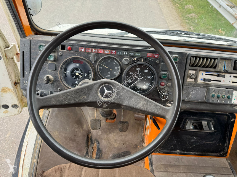 Lastbil Mercedes 424