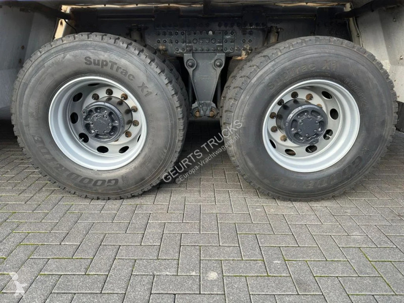 Camión Volvo 8X4 + STETTER 9 M3 MIXER/MISCHER +...