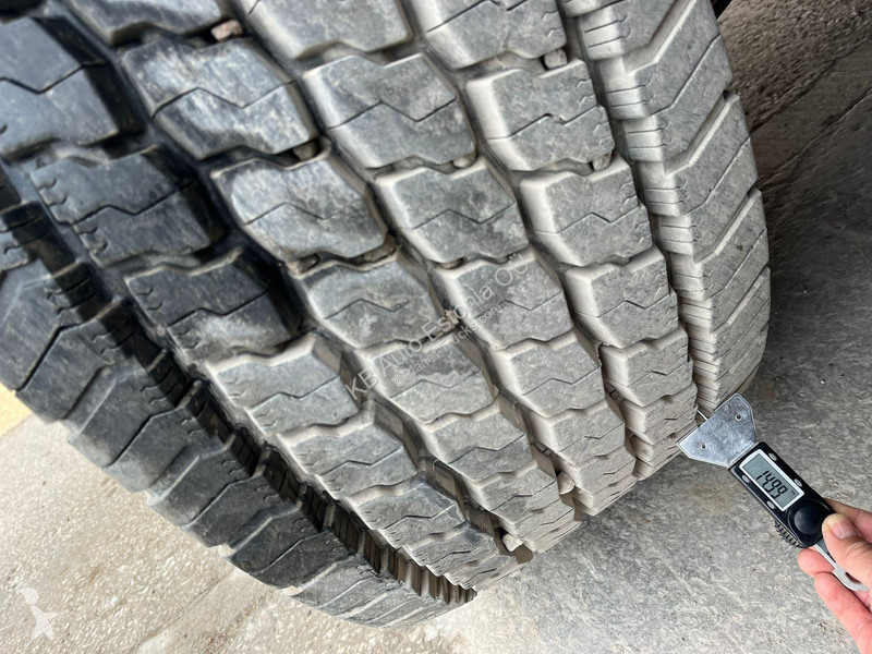 Kamion Volvo FM  8x2*6 HIAB 302E-6 / PLATFORM...