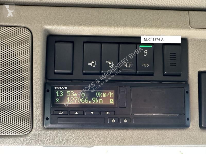 Camion Volvo FMX 370 6x2 PRITSCHE 6M35 + KRAN...