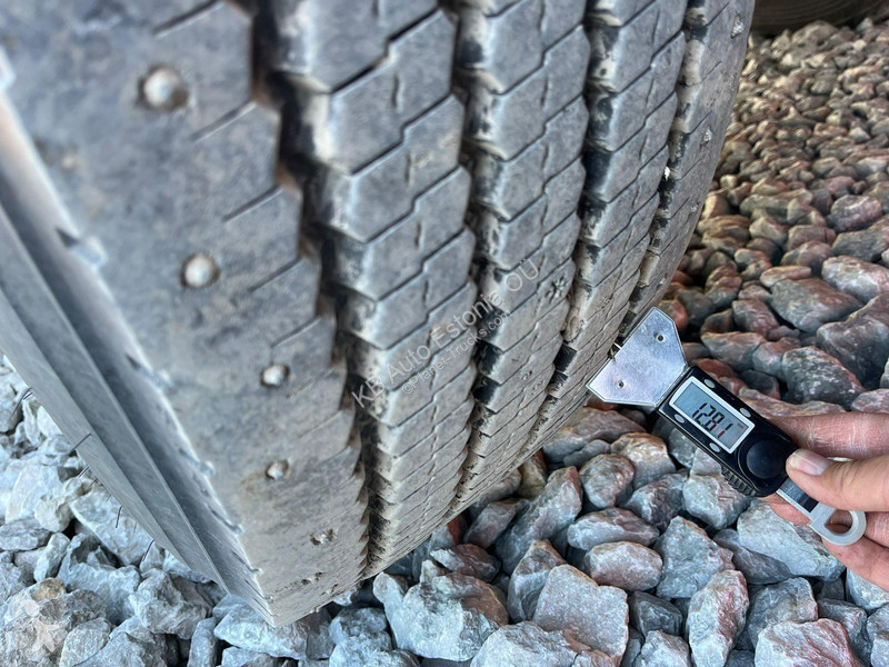 Kamion Mercedes 1828 4x2 FULL STEEL / BOX...