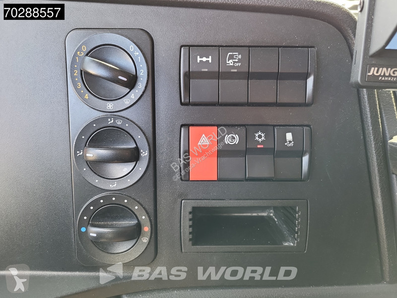 Kamion Mercedes 1527 4X2 15tonner LOW Mileage!...