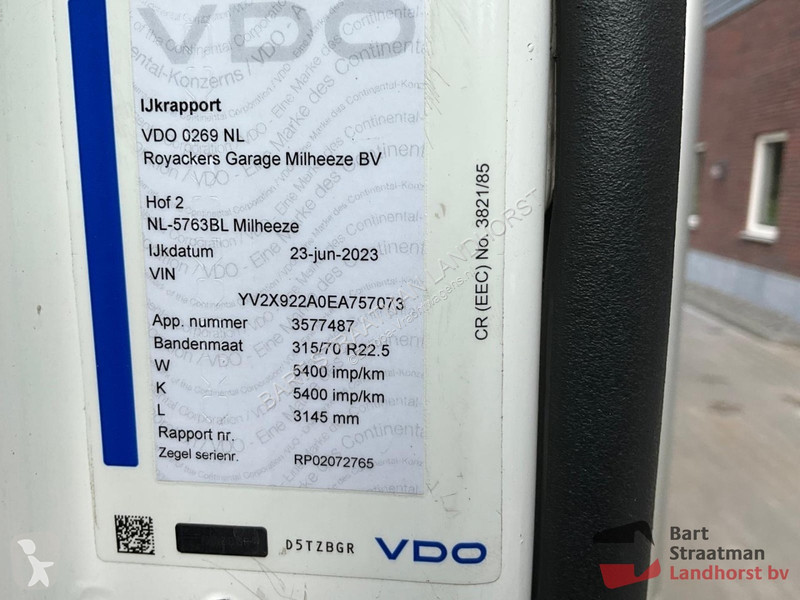 Camion Volvo FM 370 4x2 Euro 6 closed box truck...