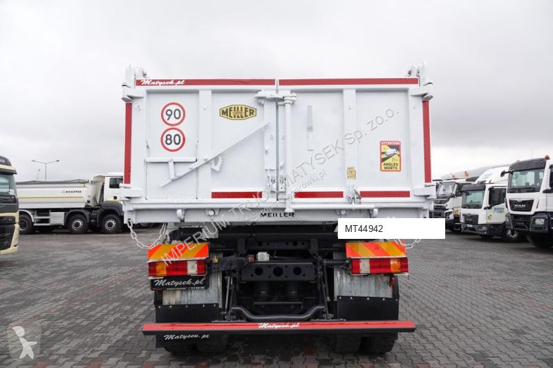 Camião Mercedes ACTROS 3336