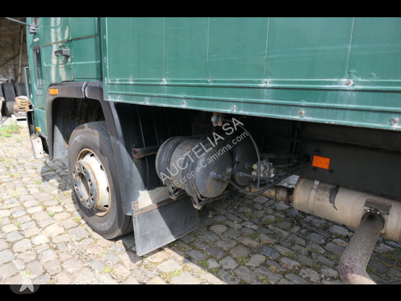 Camião Volvo FL6-140