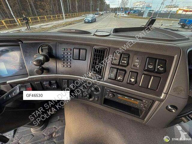 Kamion Volvo FMX 500 8x2 Effer 585 Fly Jib...