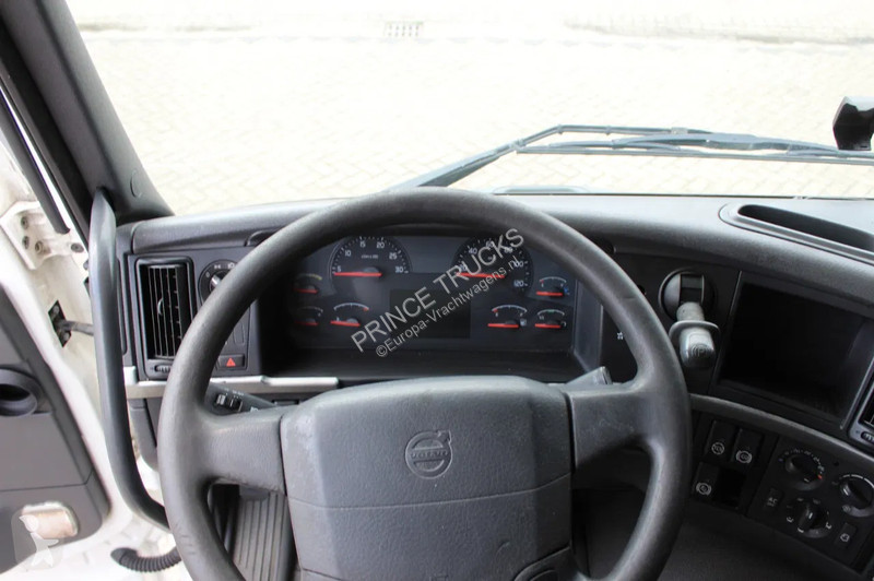 Kamion Volvo 330 * EURO5 * CARRIER SUPRA SILENT...