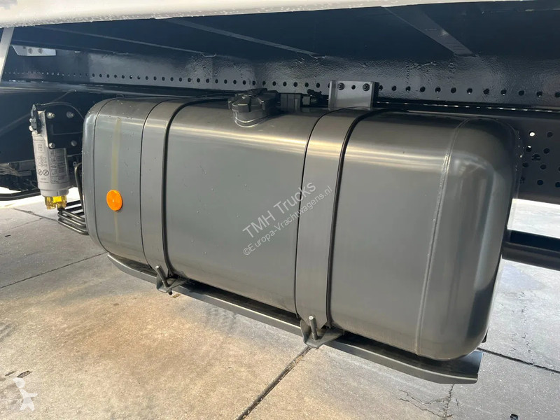 Camion Mercedes 3340 A 6x6 Cargo Truck