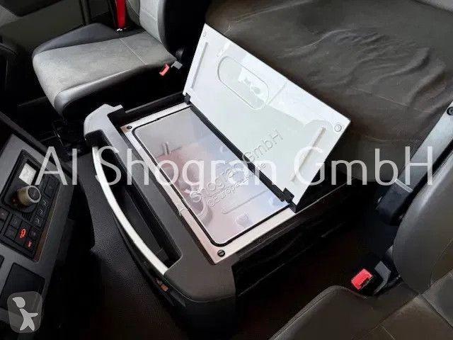 Camion remorque Renault T480...